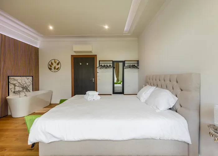 Séjour chez l'habitant Nuit Magique Au Château De Saint Vitu 101 Tinlot