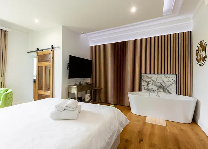 Séjour chez l'habitant Nuit Magique Au Château De Saint Vitu 101 Tinlot